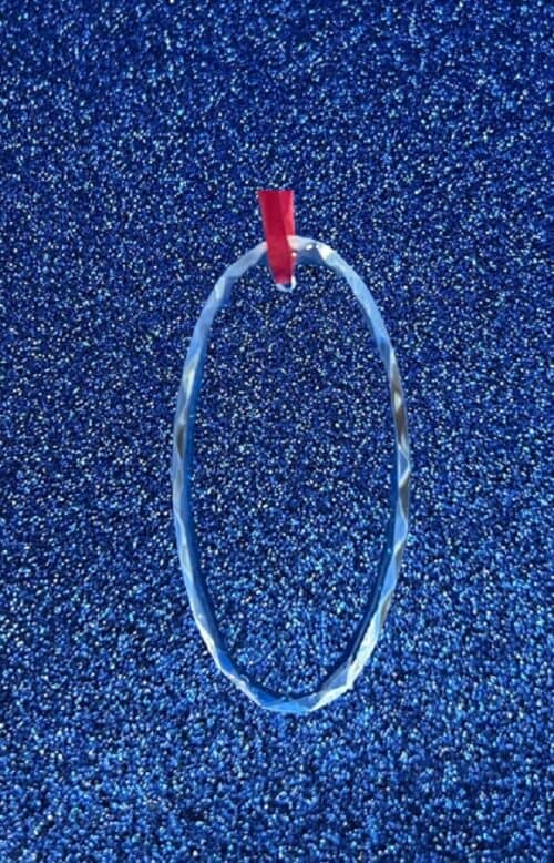 Oval Ornament 100